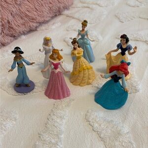 Disney Princess Mini Figures - Blue, Yellow, Pink, White, Red, Teal, Purple